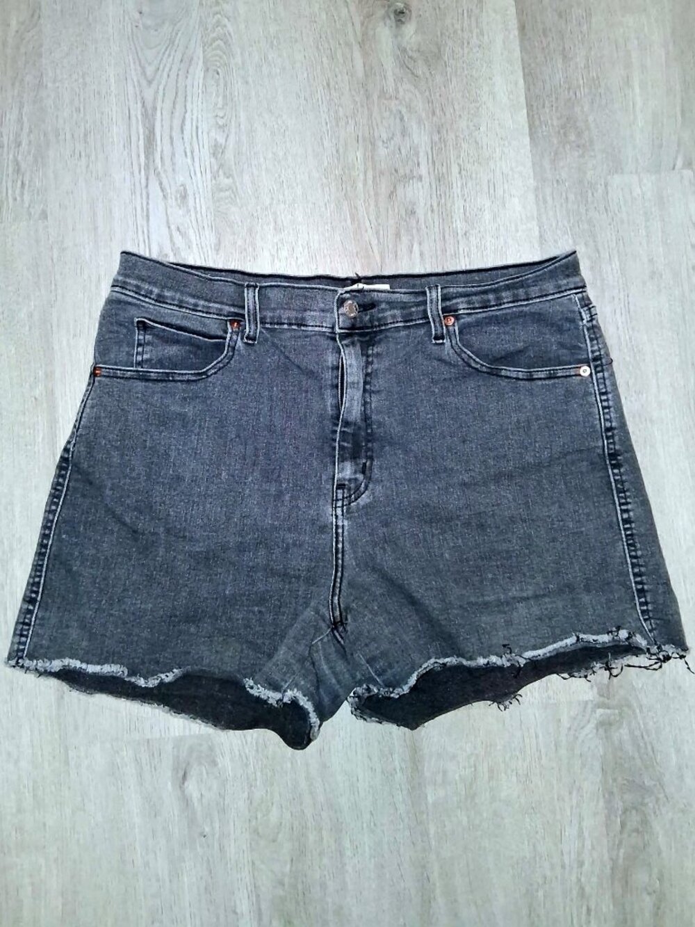 Levi Strauss Signature Heritage High Rise Jean Shorts Size 14 W32 Black Denim
